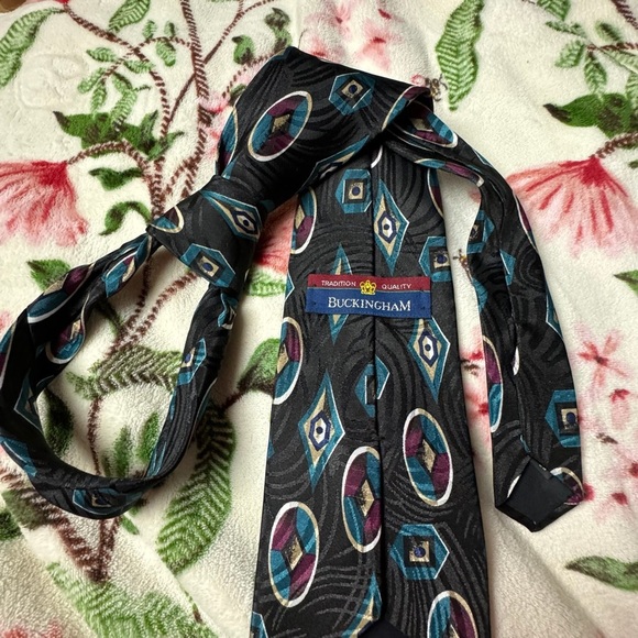 Elegant Black and Blue Geometric Tie - Picture 3 of 3